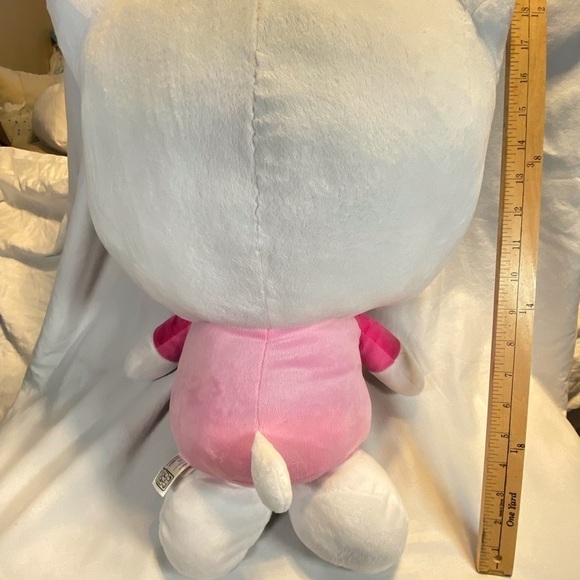 Hello Kitty extra large 20” stuffie, plushies.In like new condition - Picture 4 of 10